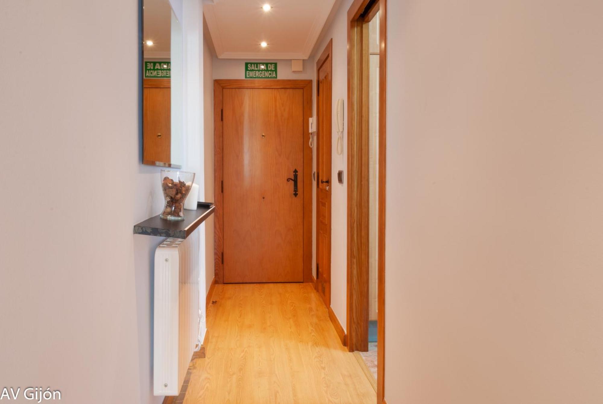 Av Premio Real 16 Apartment Хихон Екстериор снимка