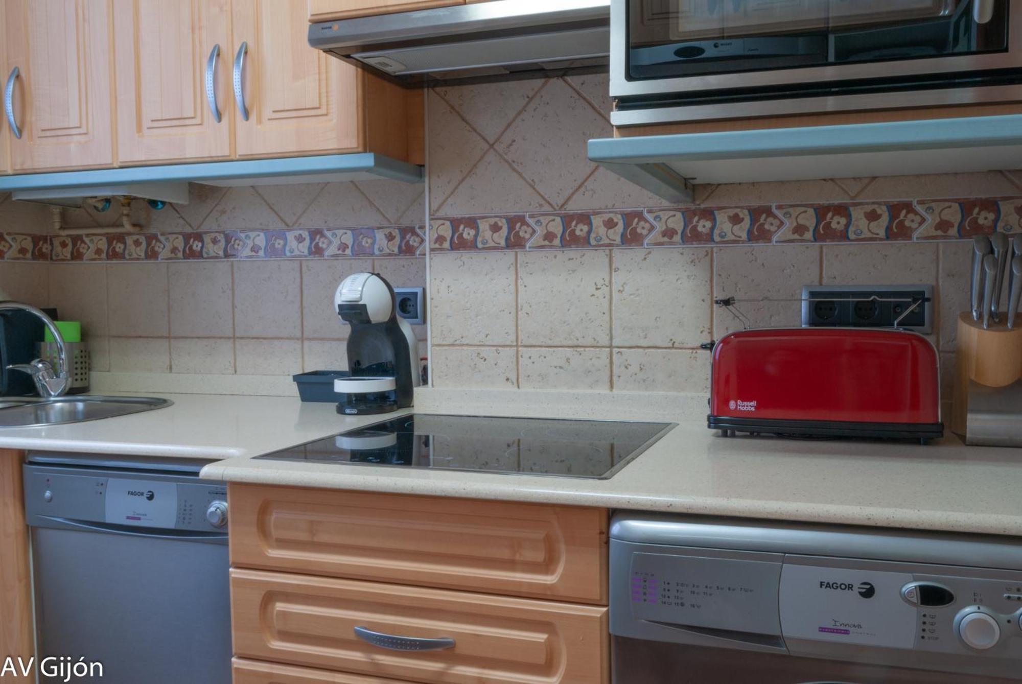Av Premio Real 16 Apartment Хихон Екстериор снимка