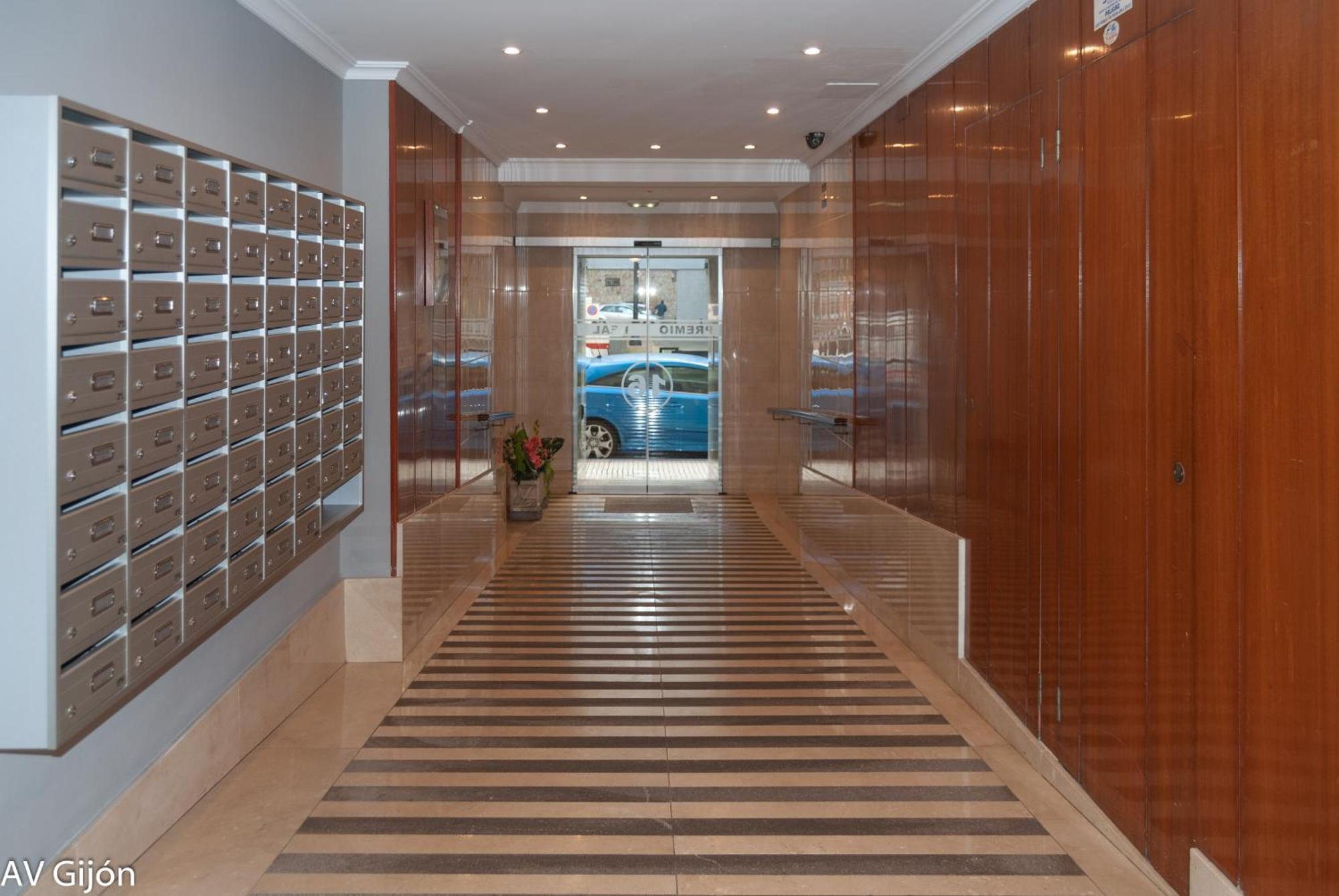 Av Premio Real 16 Apartment Хихон Екстериор снимка