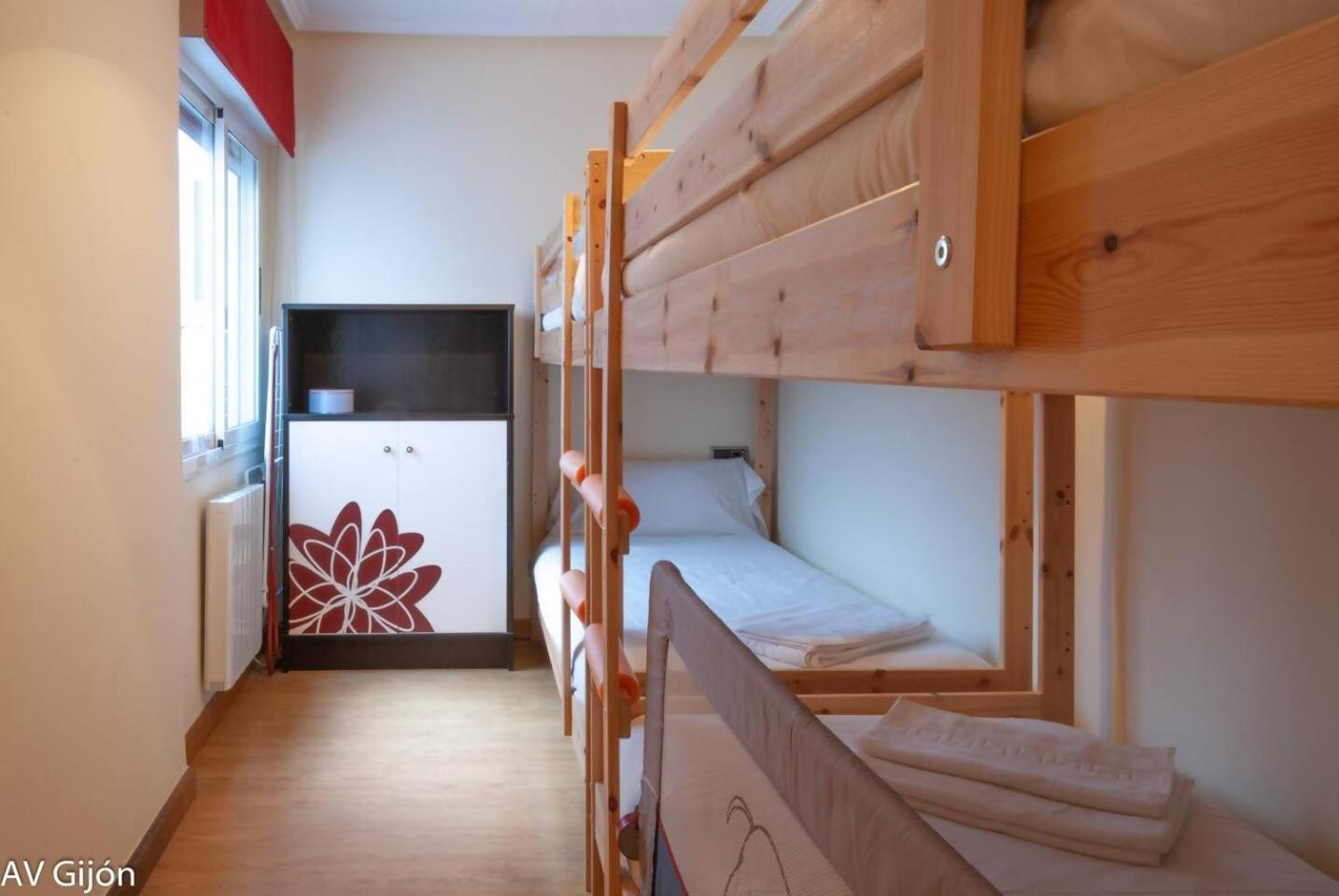 Av Premio Real 16 Apartment Хихон Екстериор снимка