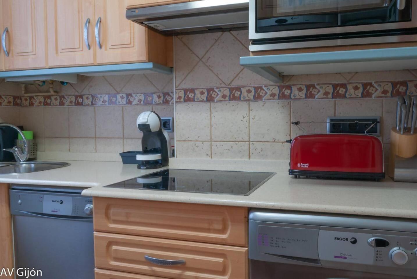 Av Premio Real 16 Apartment Хихон Екстериор снимка
