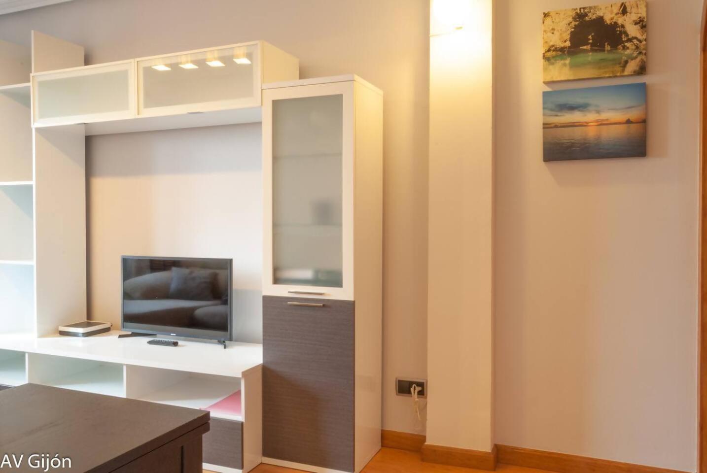 Av Premio Real 16 Apartment Хихон Екстериор снимка