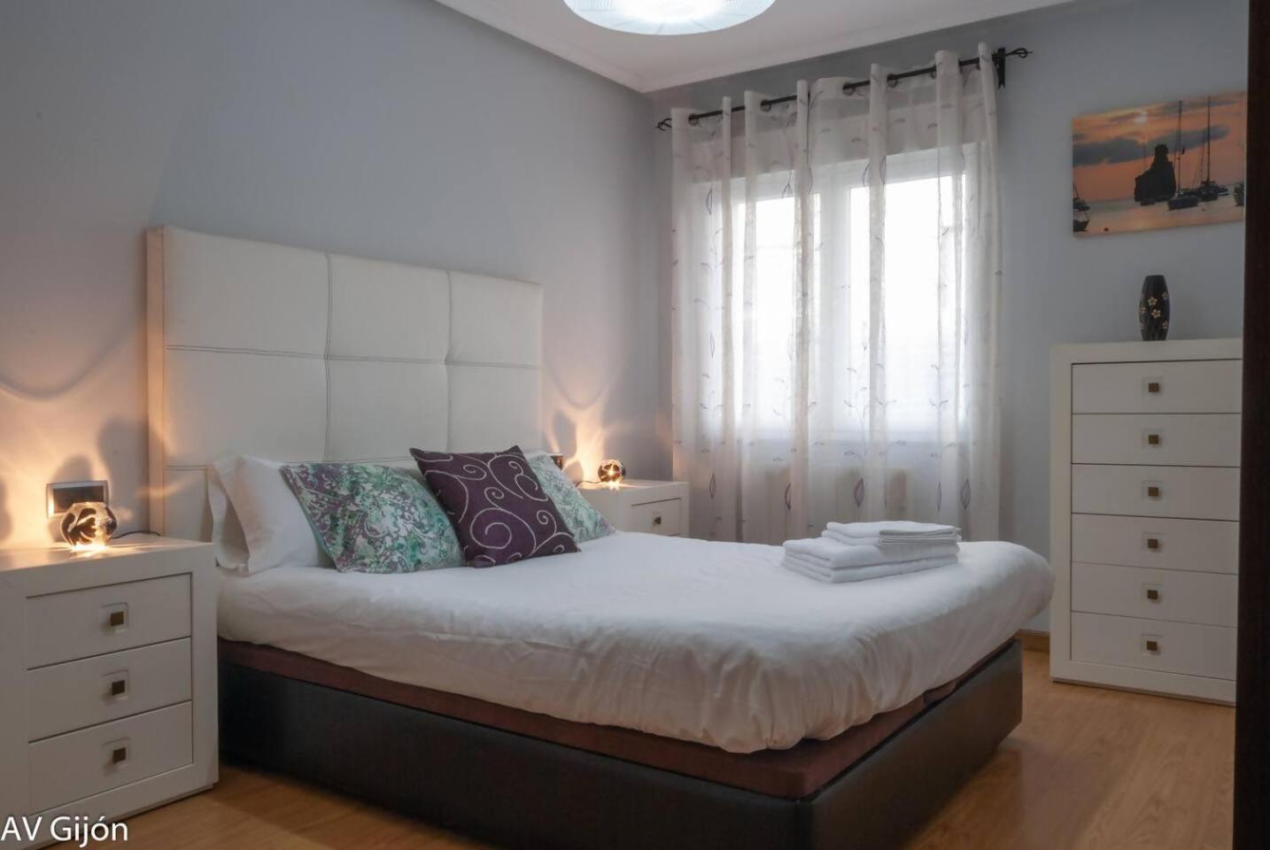 Av Premio Real 16 Apartment Хихон Екстериор снимка