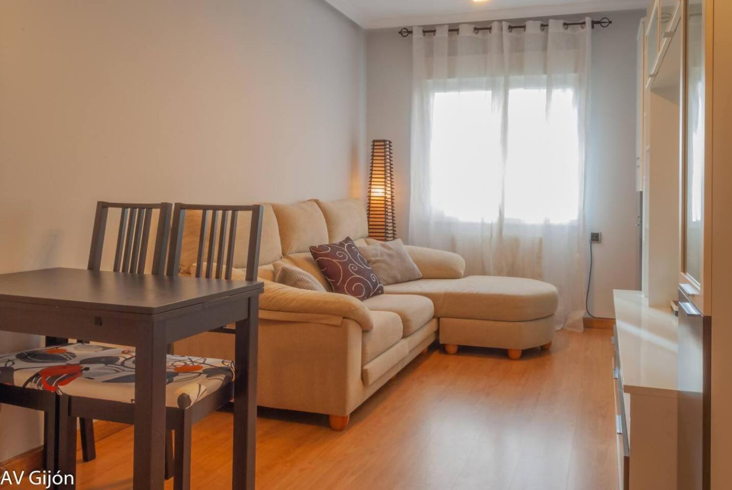 Av Premio Real 16 Apartment Хихон Екстериор снимка